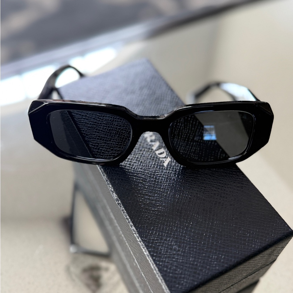 Black Rectangular Prada Sunglasses No Scratches L… - image 7